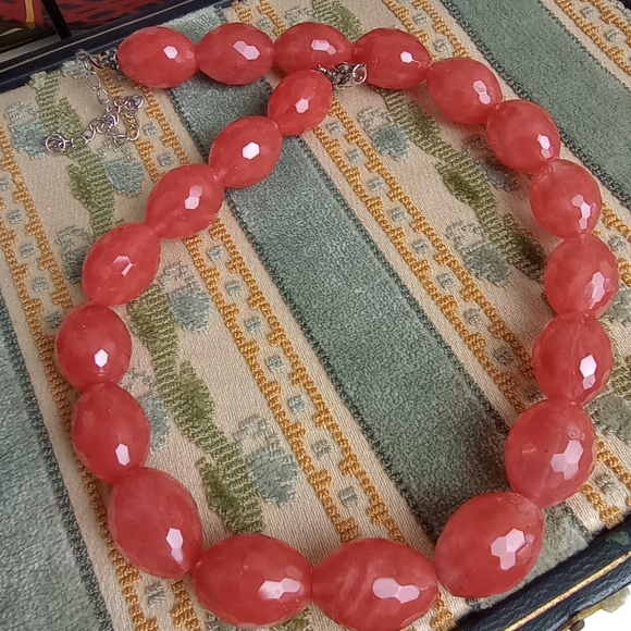 Strawberry Quartz Facet Bead Collar Necklace 17" + 3" extender - Picture 7 of 8